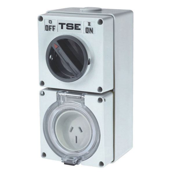 TRADESAVE Switched Outlet 3 Pin 32A Round, IP66 Stainless Steel cover fastening.